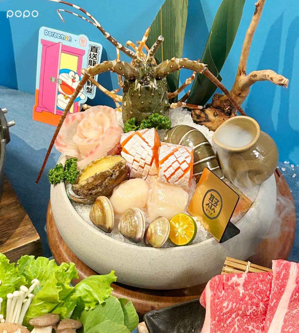 聚、和牛涮跟哆啦A夢聯名啦！超可愛「哆啦A夢魚餅」Q到捨不得吃，再送萌翻「百寶袋圍兜兜」！-2