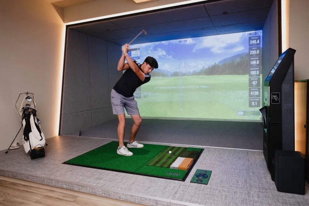 2026台北4大室內高爾夫球場推薦！Friends Golf萊恩主題造景超可愛、「這間」結合高爾夫+酒吧太放鬆！-11