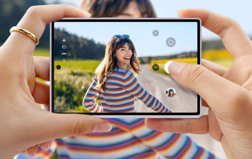 金宣虎成三星最新品牌大使！手握最新Galaxy Z Fold 8大拍帥照、自曝最愛「這功能」！-14