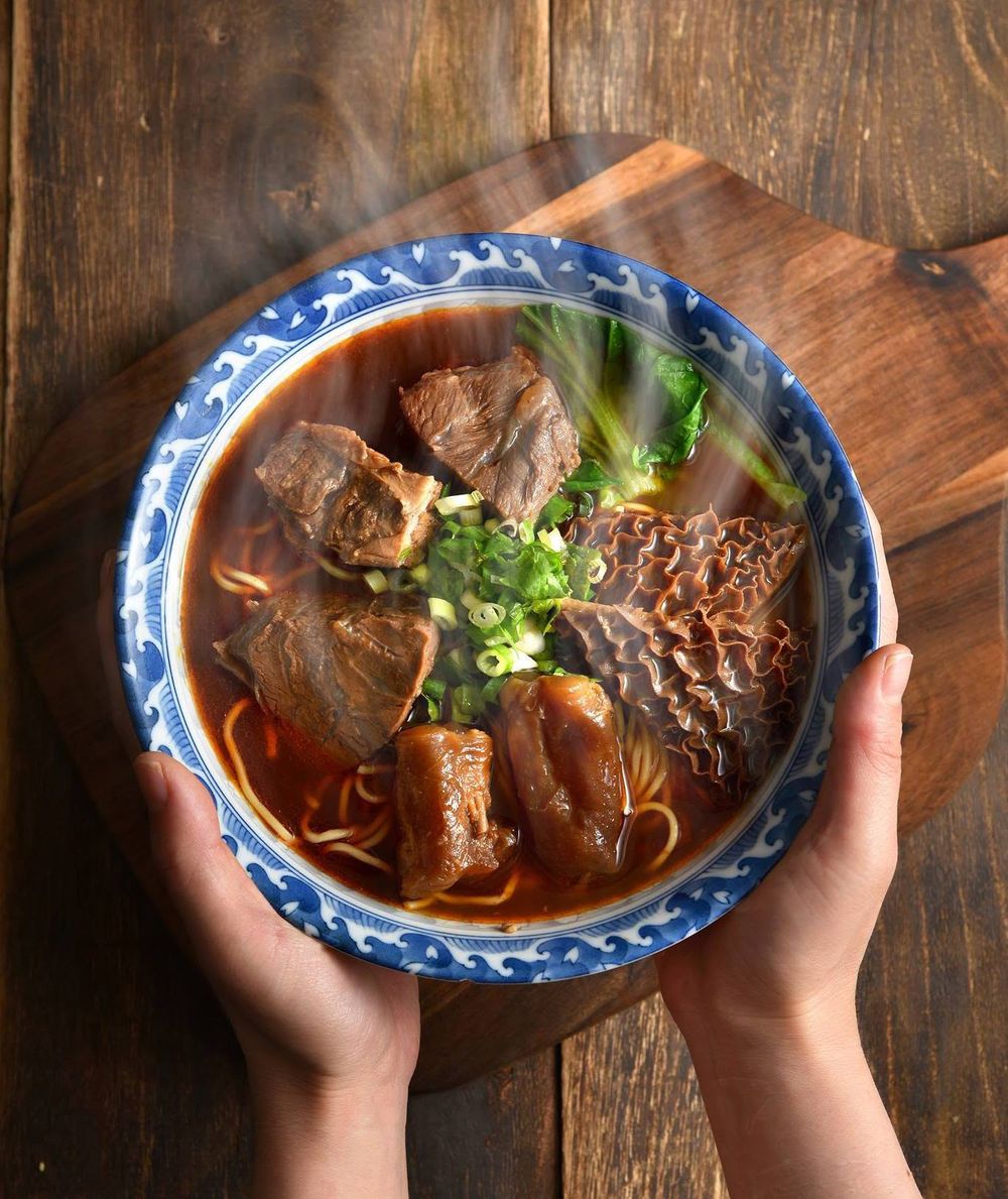 老闆熱給你吃！2026台北必吃6大牛肉麵店推薦！劉山東牛肉麵網友狂推、「這間」BIGBANG太陽也愛！-20