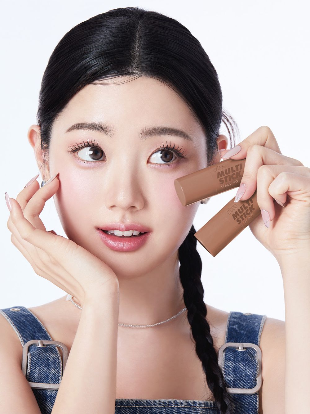 OLIVE YOUNG人氣「小V臉神器」抵台！i’m meme修容棒＋蜜桃打亮棒，一抹深邃輪廓、澎潤立體，屈臣氏獨賣！-2