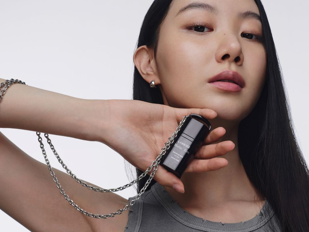 LANEIGE × Matin Kim極限黑聯名太帥！5大明星商品全部「黑化」，買氣墊直接送Matin Kim肩背包！-2