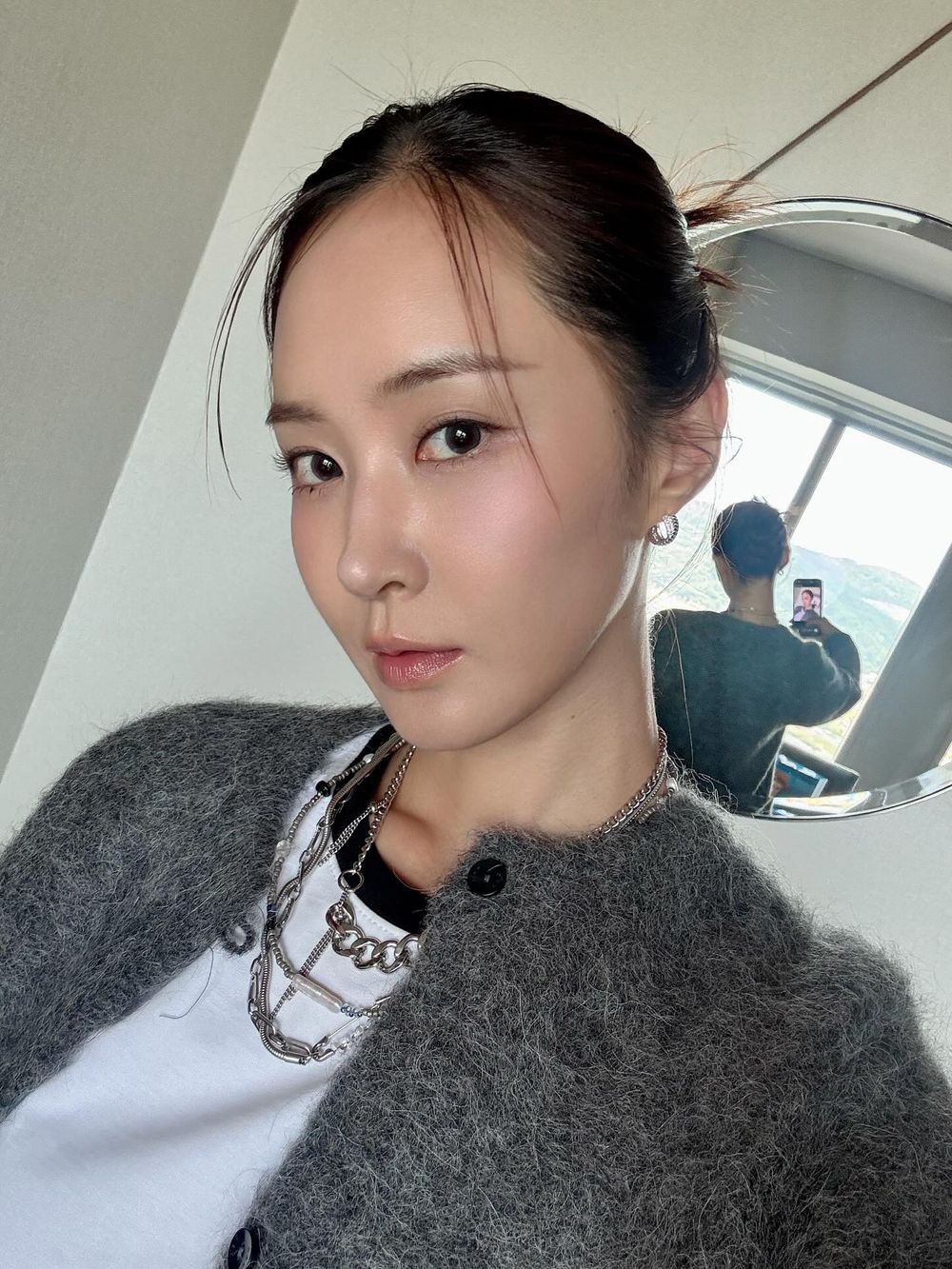 少女時代「孝利秀」出道近20年狀態太狂！孝淵16:8甩肉、俞利健康緊實，秀英芭蕾養長腿，同款香水清單SONE必收！-13