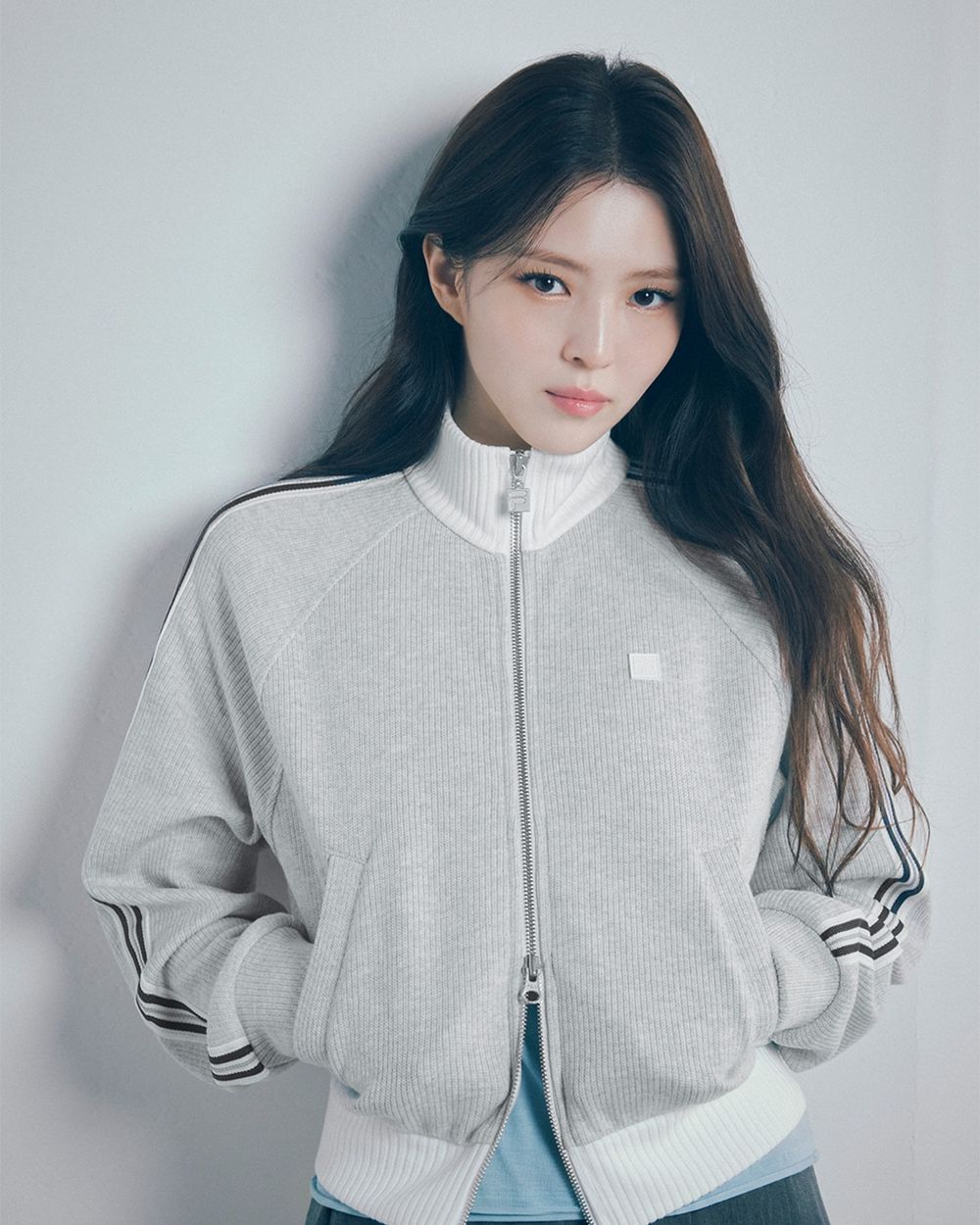 FILA女神韓韶禧再度發威！最新秋冬美照出爐、腳上新款「薄底鞋」大家都在問！原來韓妞已經悄悄穿上腳！-6