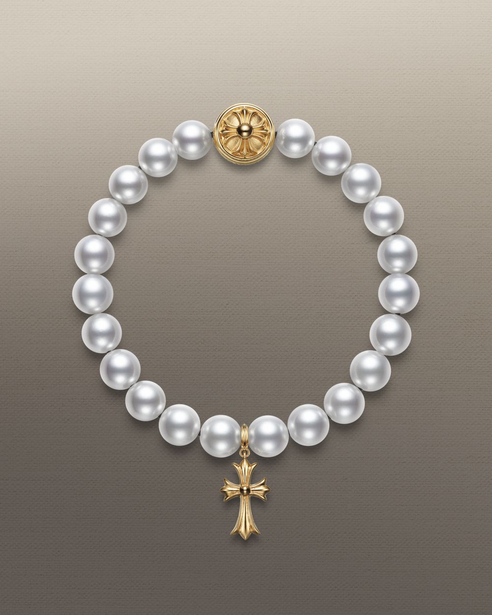 有錢不見得買得到！韓星也狂愛「克羅心」聯名MIKIMOTO！珍珠十字架別針GD也列入必搶？！-3