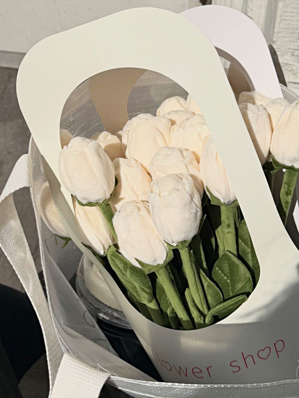 社群爆紅「絨毛花店」Flower Shop來台北了！「蜜桃色玫瑰、奶油白鬱金香」上百種繽紛花卉美翻天！-3