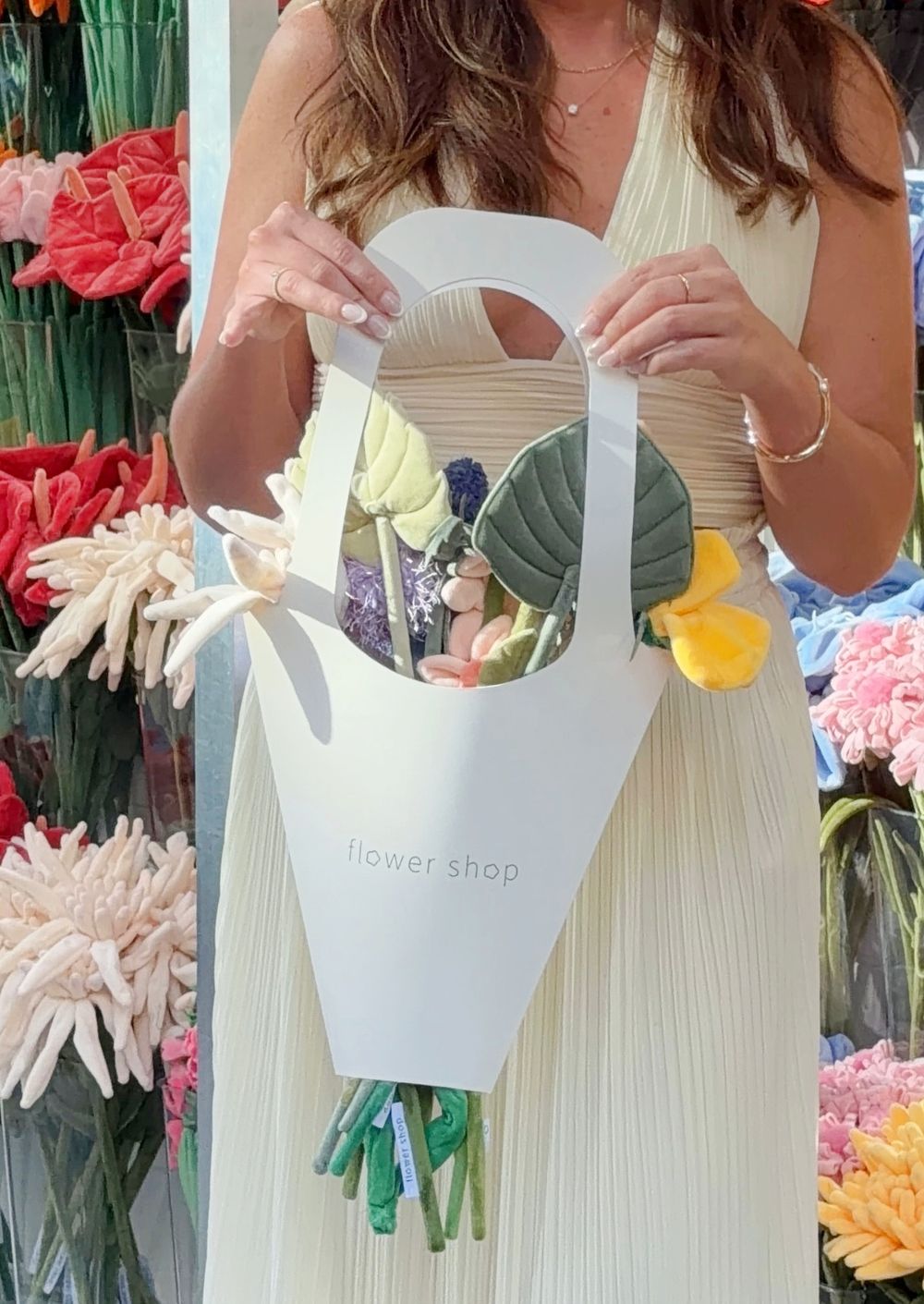 社群爆紅「絨毛花店」Flower Shop來台北了！「蜜桃色玫瑰、奶油白鬱金香」上百種繽紛花卉美翻天！-13