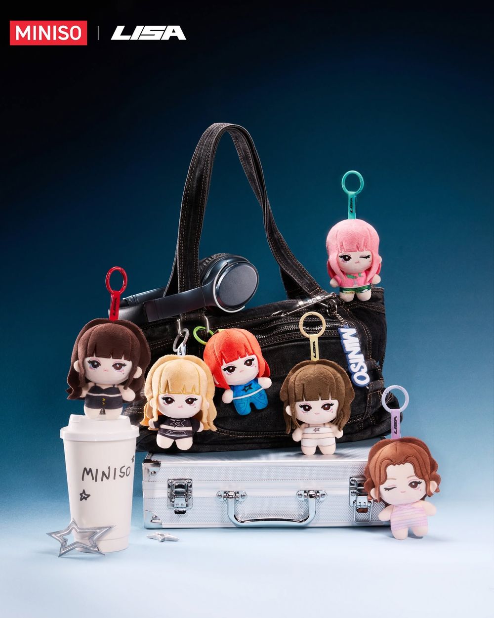 MINISO跟Lisa聯名啦！超可愛「紅色星星套裝Lisa公仔、絨毛吊飾盲盒」全都必須買！-15