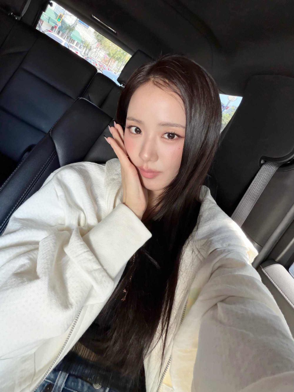 韓星私下愛車都是賓士！BTS RM社群狂曬G63越野車帥照、Jisoo&惠利最愛「這台」休旅車！-2