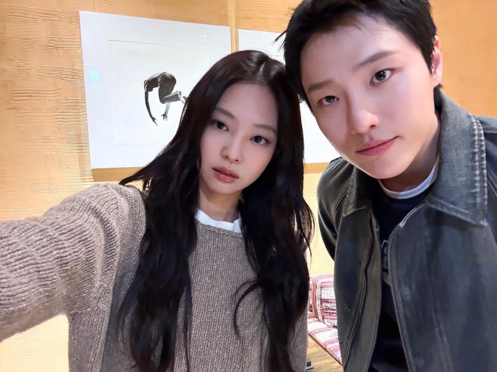 盤點感情超好的韓娛男女組合！Jennie&WOODZ神仙友情引熱議，方燦&Sana姊弟情互動爆笑-5