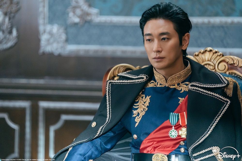 《再婚皇后》11月4日Disney+開播！29億瀏覽量漫改神作，申敏兒霸氣休夫改嫁李鍾碩，朱智勛、李世榮上演皇室愛恨！-10