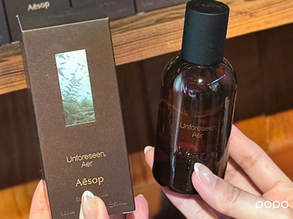 Aesop香水20年迎來大改版！全新「喚空香水」森林空氣感太高級，8款《馥香寓言》換上琥珀新瓶一次收藏！-15