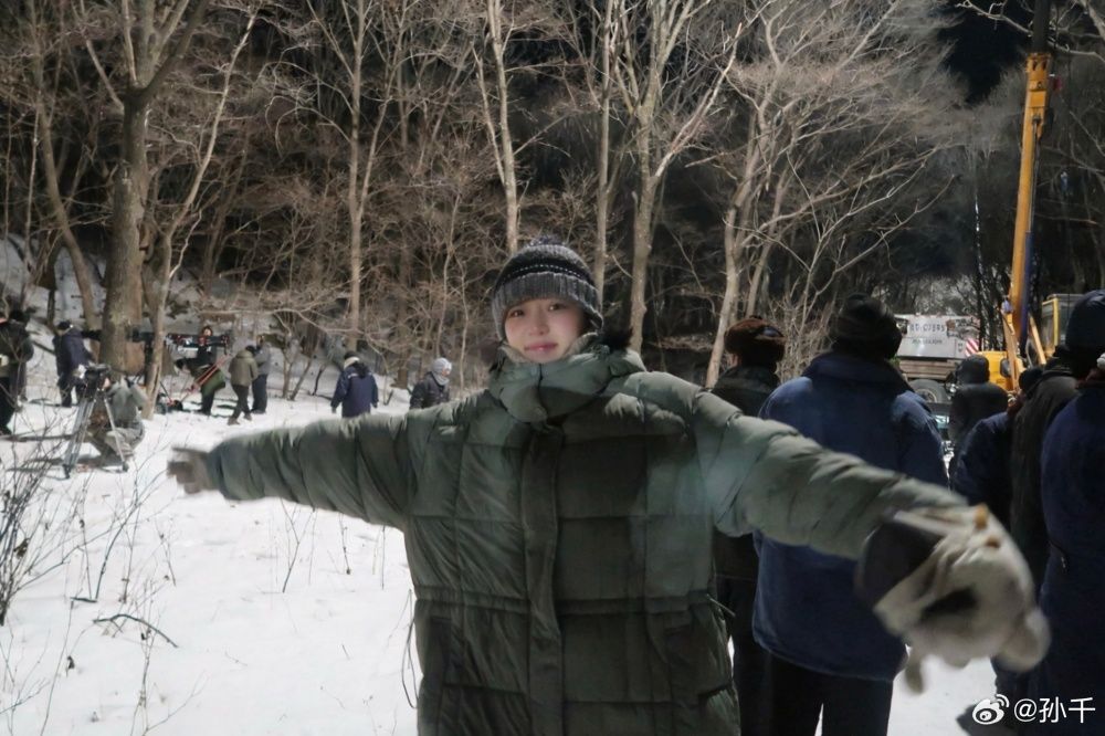 《早春晴朗》孫千討論度飆升！29歲「東北全智賢」清冷方圓臉太有辨識度，7年芭蕾練出逆天體態、私下反差＋同款香水一次看-25