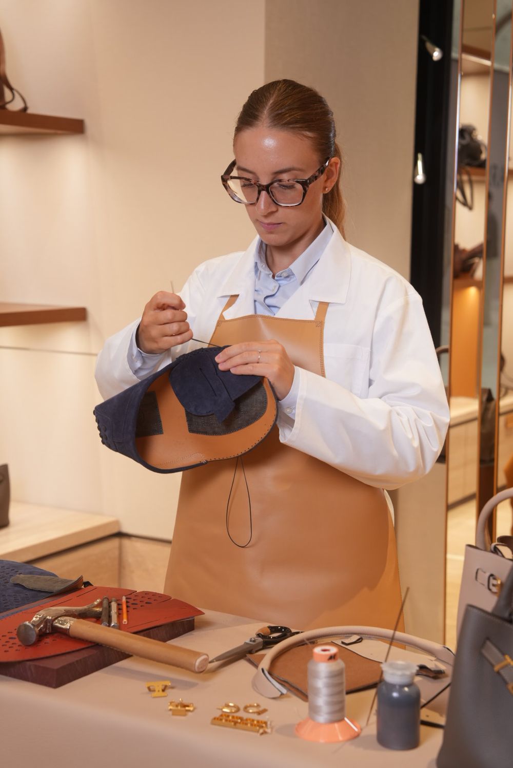 SKZ韓知城代言TOD’S「韓松鼠同款」在大巨蛋旗艦店都買得到！客製化手環STAY們要收編吧！-4