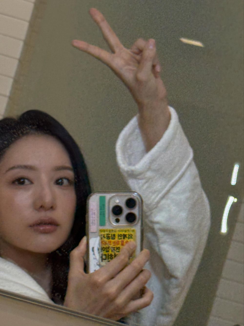 金智媛零死角偽素顏美成仙！THE WHOO「極緻禦光蜜桃防曬、拱辰享旋轉卸妝膏」，日防護＋夜潔淨，兩步驟打造神級美肌！-2