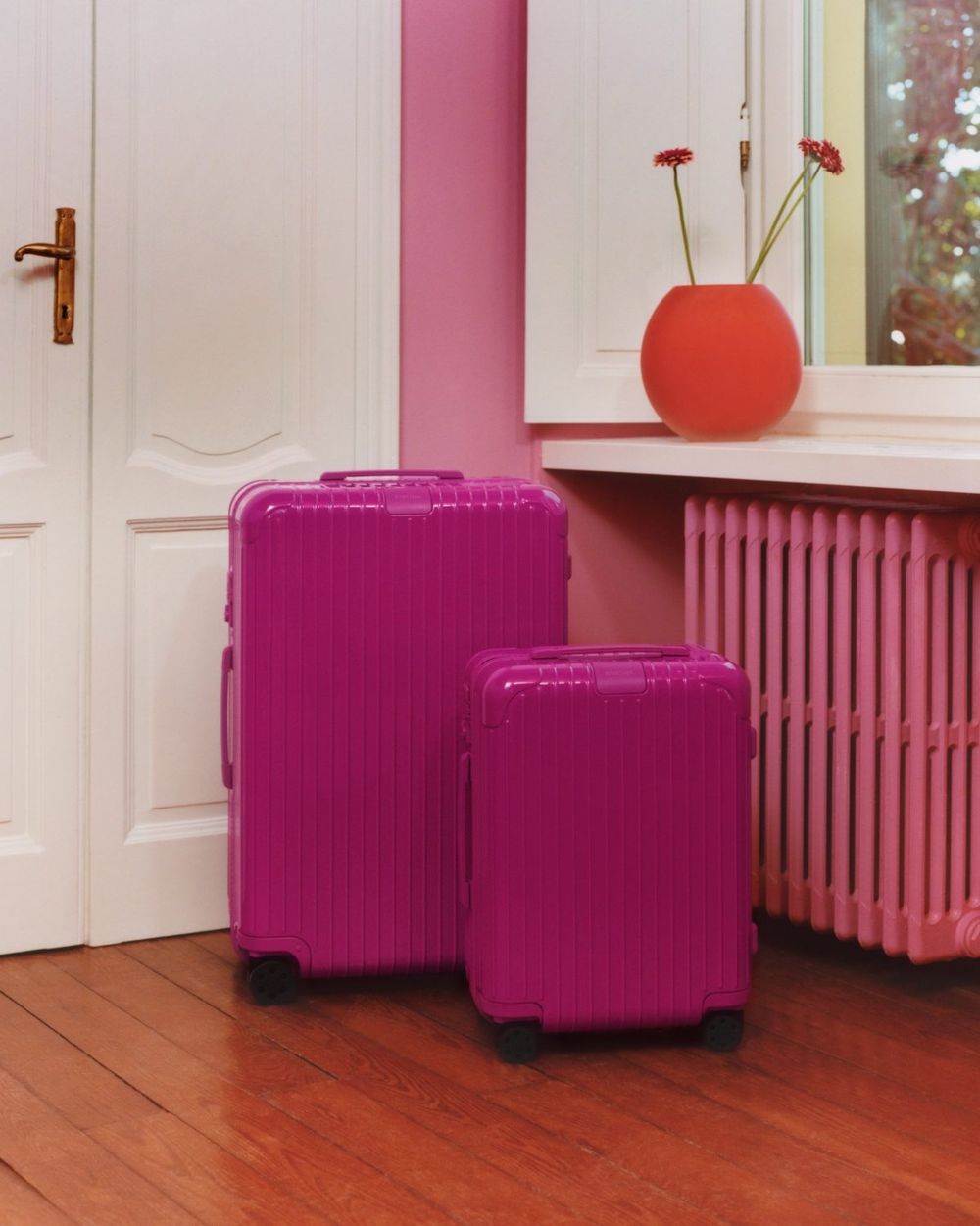 RIMOWA季節新色來了！一看就想度假的「亮橙色、紫紅色」海島假期、出國旅遊就靠這咖！-4