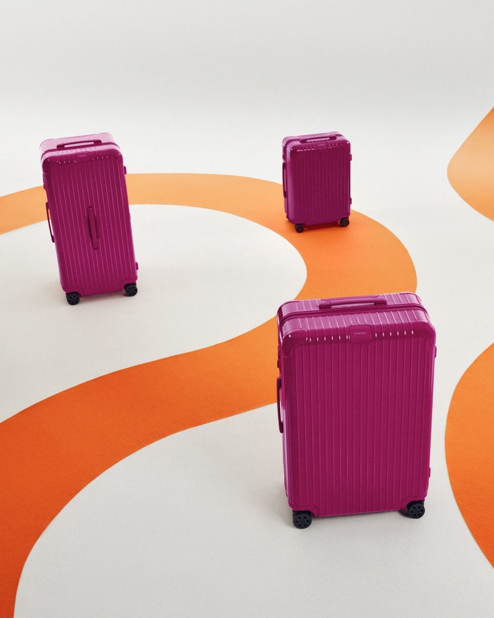 RIMOWA季節新色來了！一看就想度假的「亮橙色、紫紅色」海島假期、出國旅遊就靠這咖！-9