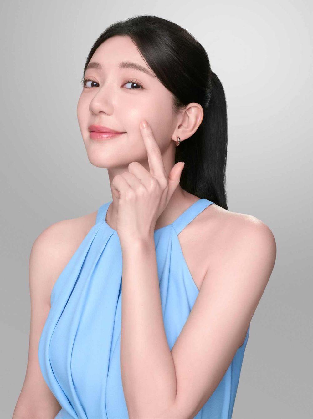 妮維雅突破美白保養極限！郭雪芙肌膚自帶濾鏡光全靠「630肌光水/乳」，一抹抗黑阻黃，攜手台北信義區酒吧打造沉浸式快閃店！-6