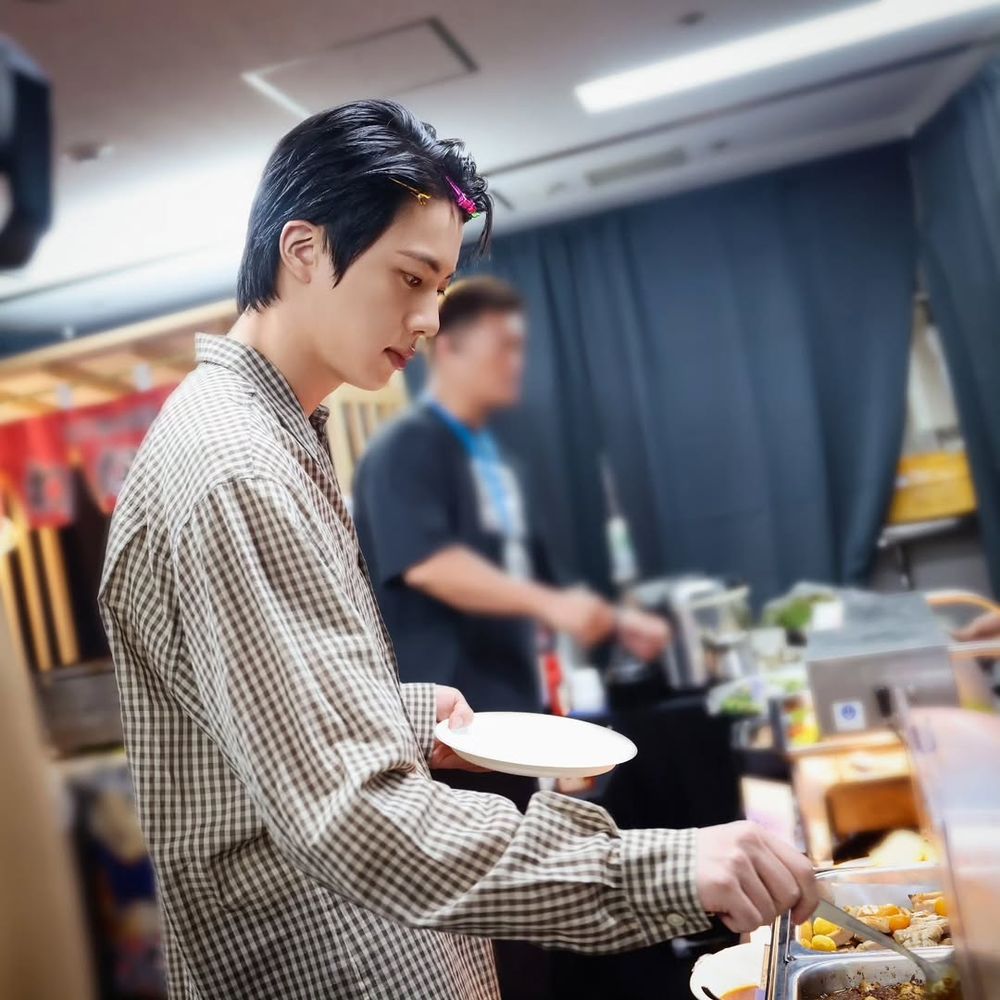 可以嫁了！盤點6位最會煮飯的KPOP男偶像！SVT玟奎一人養全團，Jin、在玹廚藝超強！-2