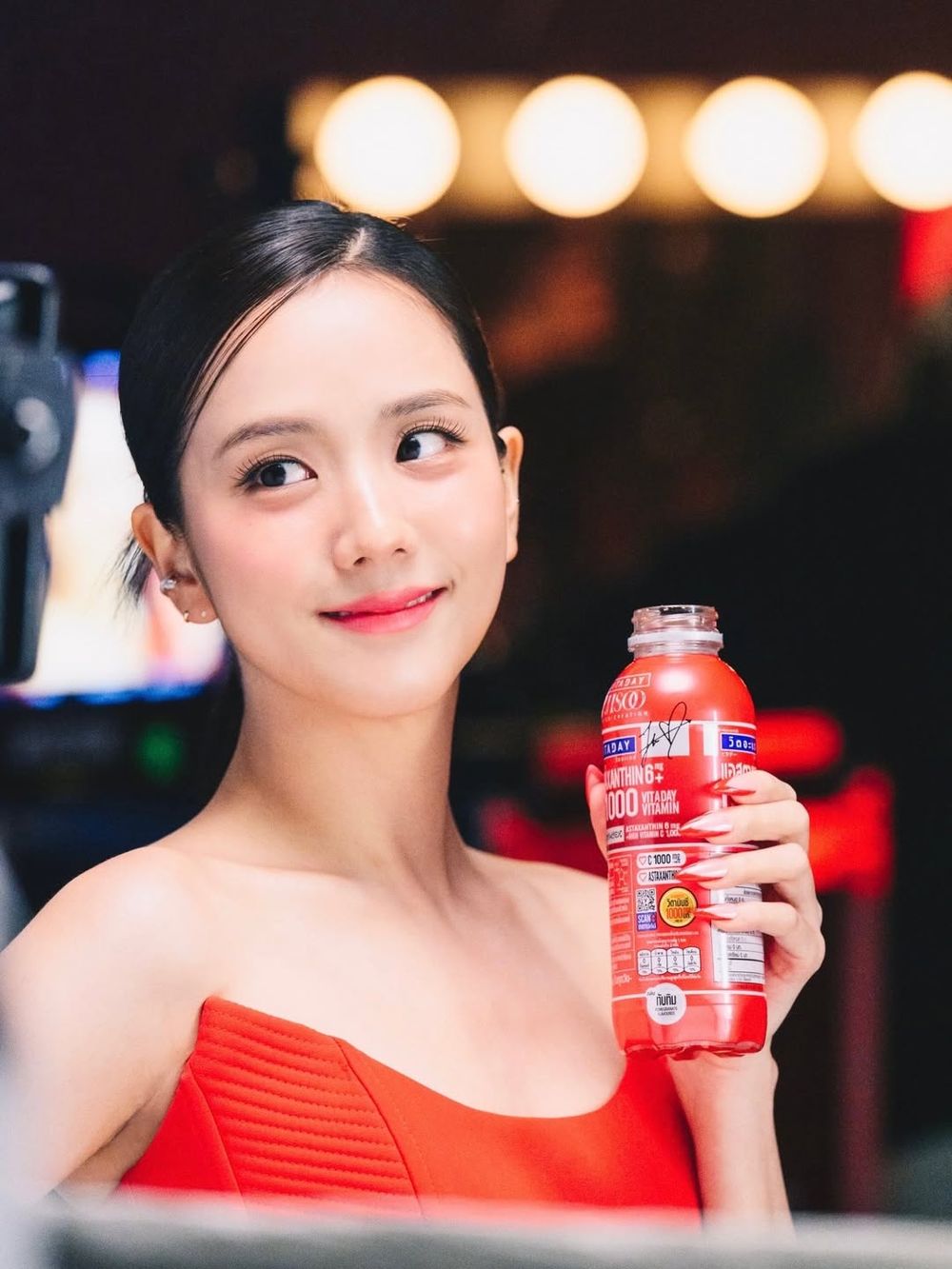 2026最新韓星飲料代言人整理！SKZ Felix最愛零卡氣泡飲、Jisoo「維他命C機能飲」宣傳照美翻天！-5