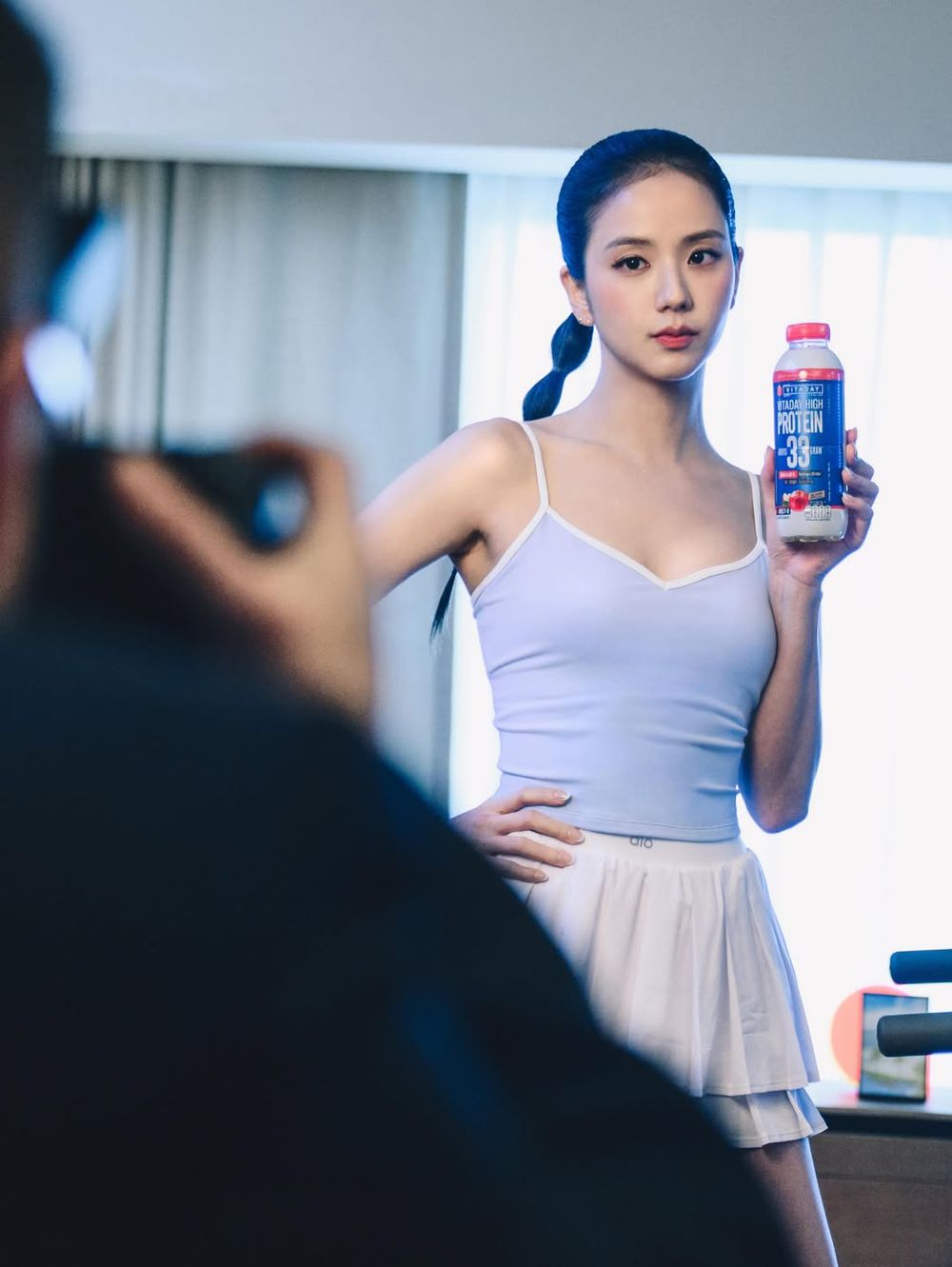 2026最新韓星飲料代言人整理！SKZ Felix最愛零卡氣泡飲、Jisoo「維他命C機能飲」宣傳照美翻天！-12