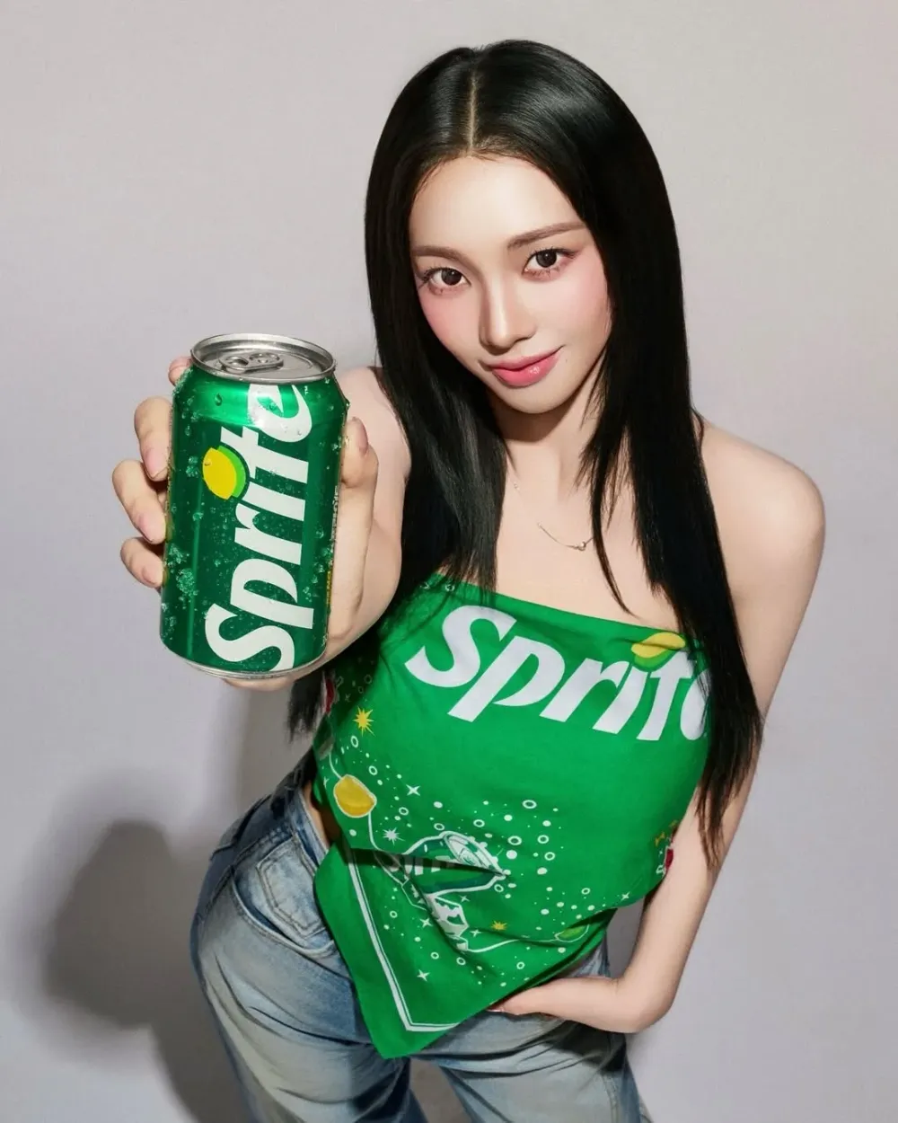2026最新韓星飲料代言人整理！SKZ Felix最愛零卡氣泡飲、Jisoo「維他命C機能飲」宣傳照美翻天！-14