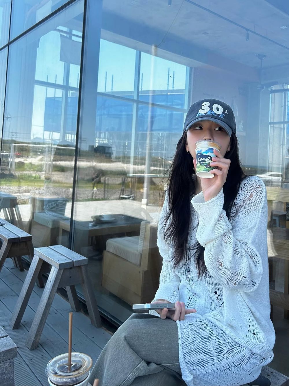 Jisoo衝去濟州島渡假啦！社群大曬出遊美照、濟州島必去「彩虹海岸公路」6大同款打卡點整理好了！-3