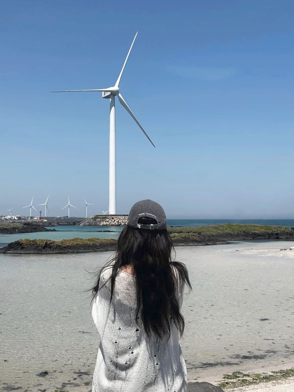 Jisoo衝去濟州島渡假啦！社群大曬出遊美照、濟州島必去「彩虹海岸公路」6大同款打卡點整理好了！-15