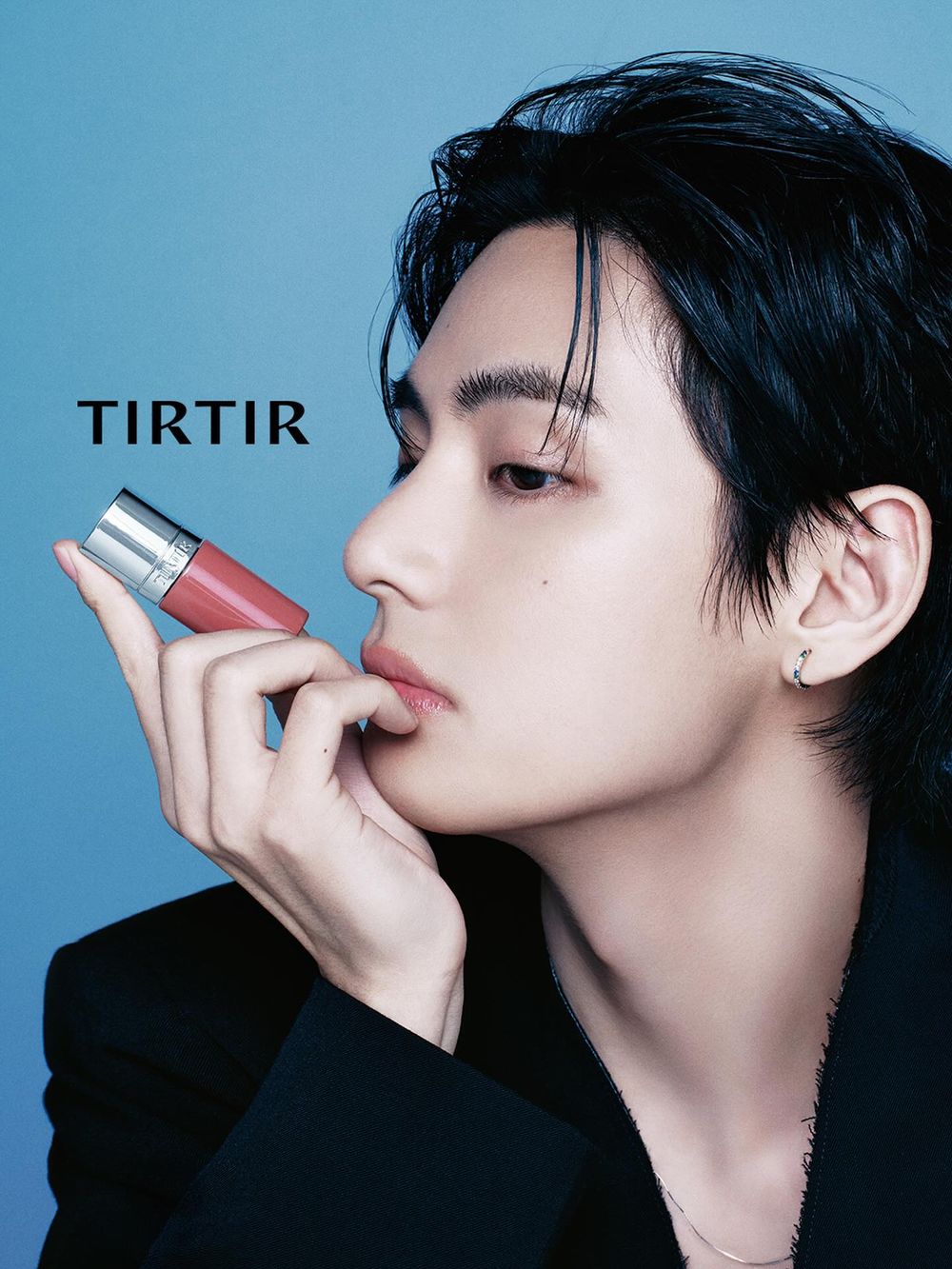 整個美妝圈都被金泰亨迷暈！TIRTIR「糖葫蘆唇油」蜜糖光澤超誘人，防彈Ｖ同款蜜桃奶油裸必收，一抹嫩出水！-3