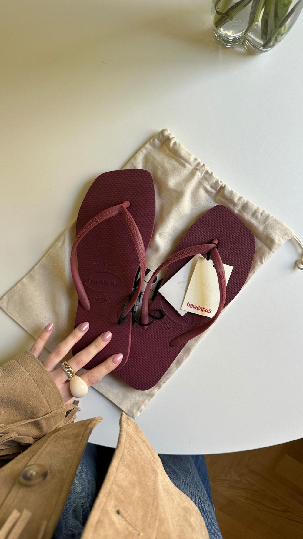 ZARA和夾腳拖之王Havaianas聯名了！低調高級「方頭拖鞋、厚底夾腳拖」官網現貨光速消失！-3