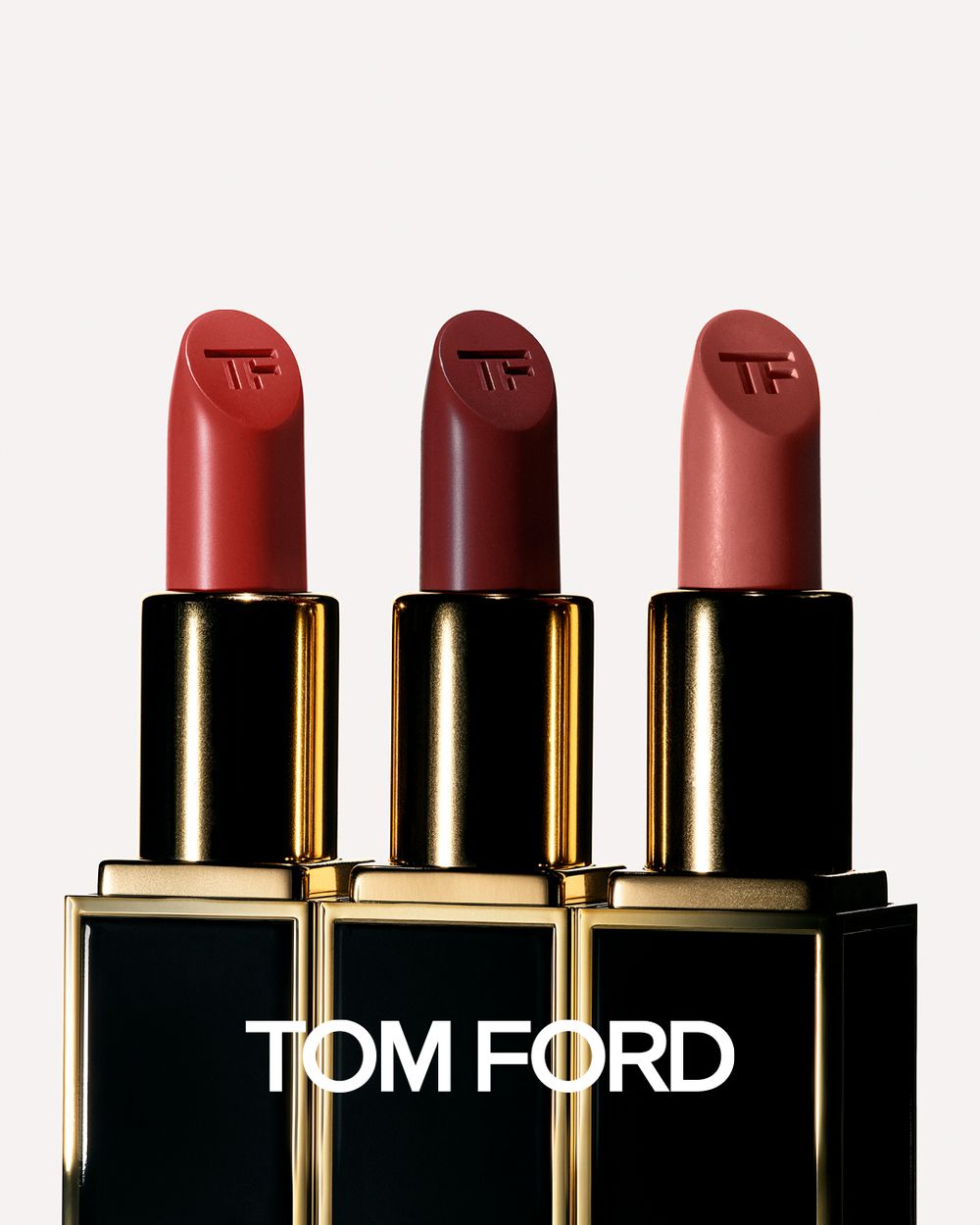 TOM FORD收藏級口紅回來了！全新「設計師輕巧唇膏」把彩妝變成隨身精品、迷你尺寸精緻到無法抗拒！-2