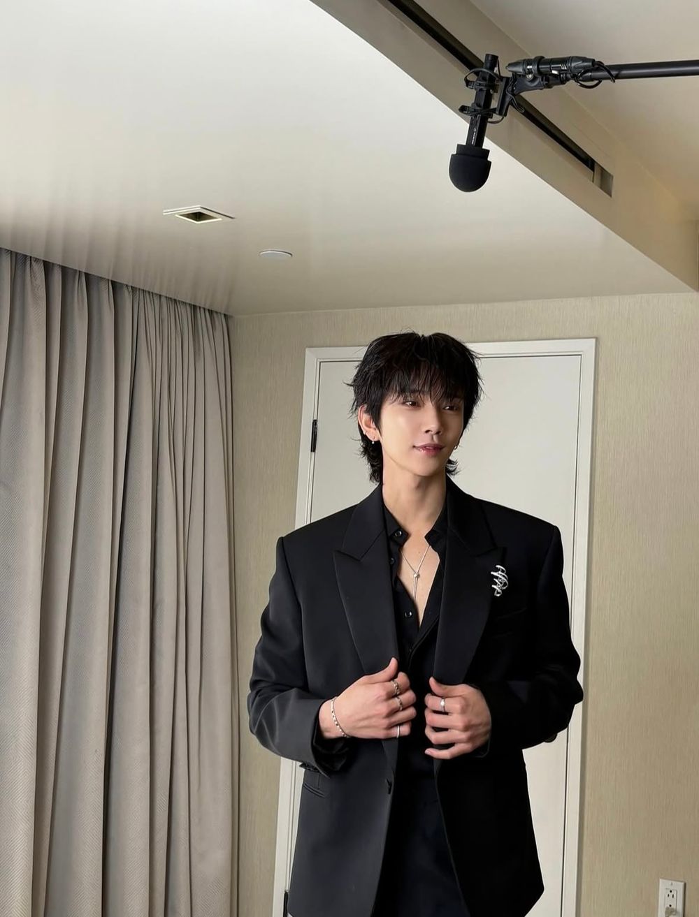 讓人哭笑不得的「KPOP偶像隱藏個人技」超圈粉！TXT秀彬3秒吃西瓜、泰亨「手臂上有大象」？-8