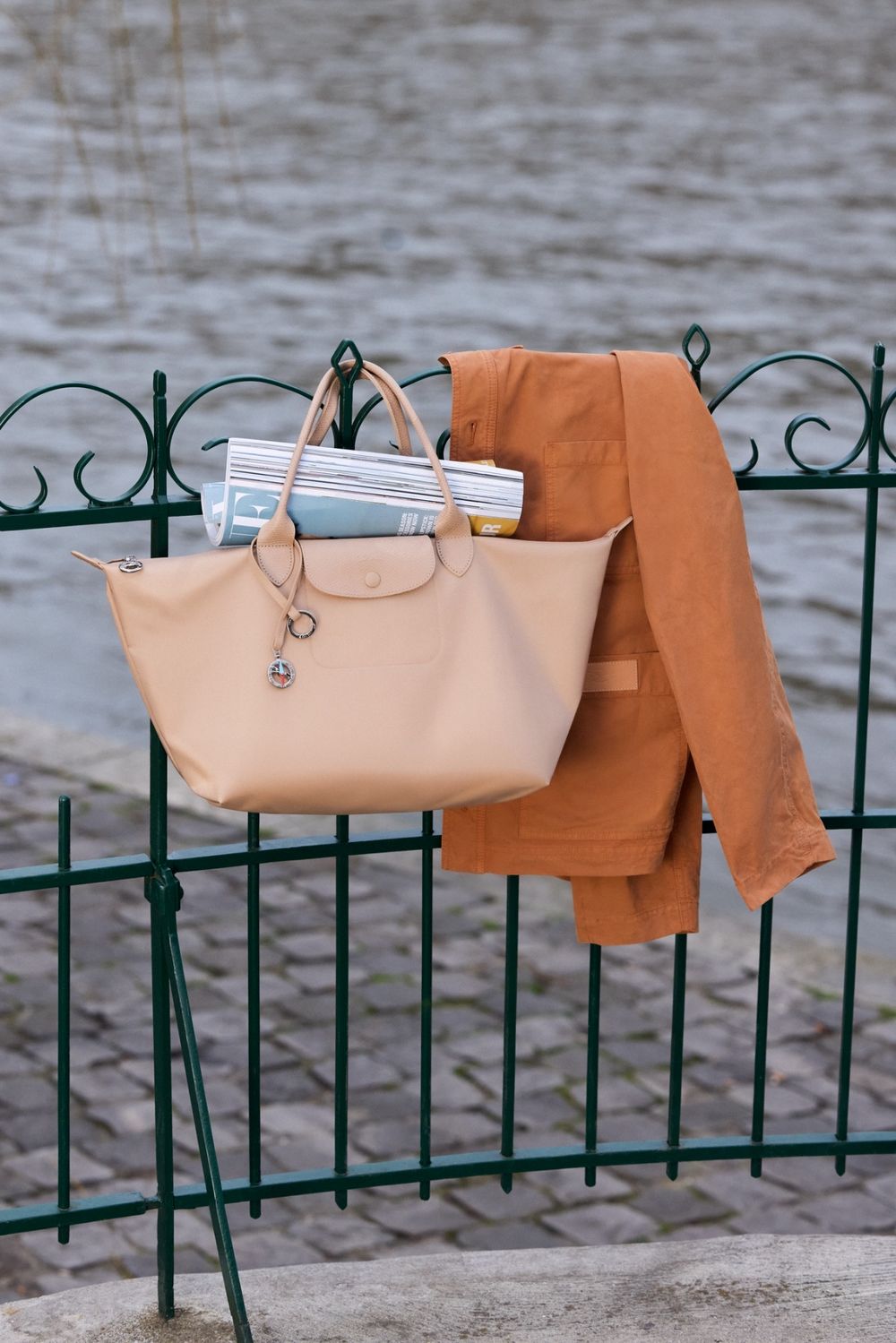 買包的盡頭是Longchamp！兩大「法棍包、肩背袋」閃亮登場！春夏配色美翻、容量也超能裝！-3