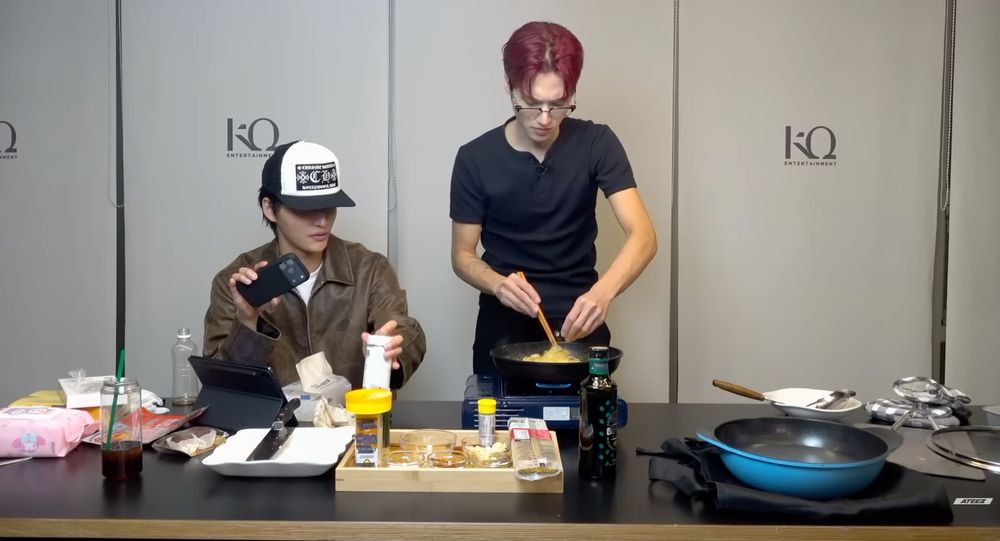 不只唱跳還會煮！盤點6位廚藝受認證的KPOP男偶像，BTS柾國烹飪秀破600萬觀看，SKZ Felix根本烘焙大師！-12