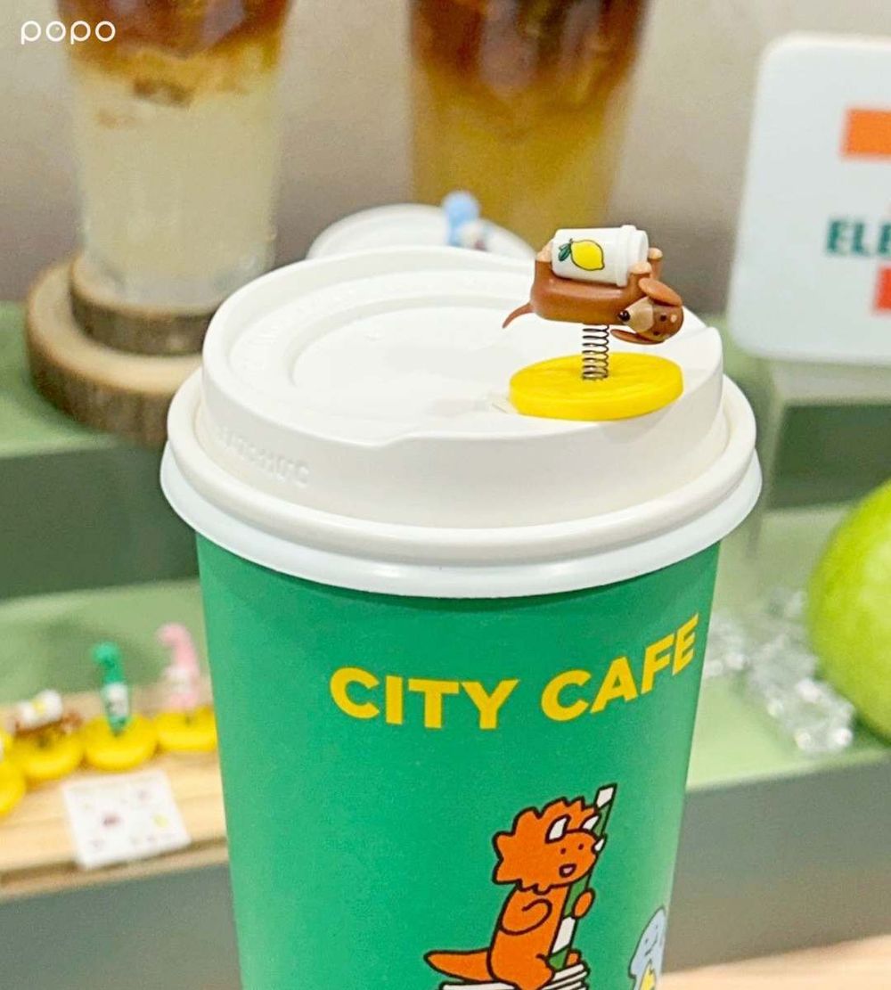CITY CAFE跟小恐龍JOGUMAN聯名啦！「搖頭晃腦BRACHIO杯塞公仔」萌翻必買、還有三款杯身要收！-5