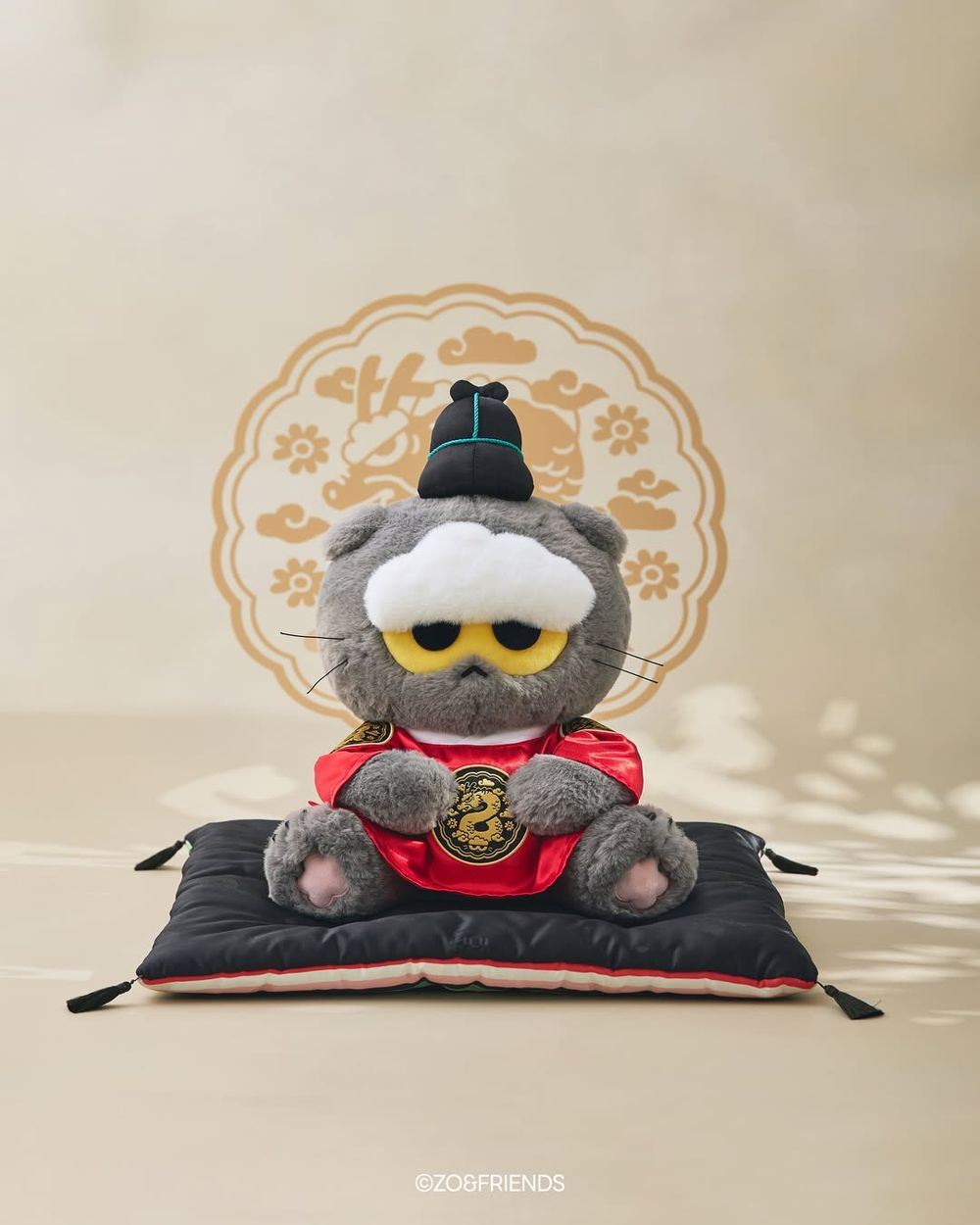 GD愛貓又來搶錢！ZO&FRIENDS最新「韓國傳統系列」韓服ZOA絨毛吊飾、刺繡小包包台灣也買得到！-3