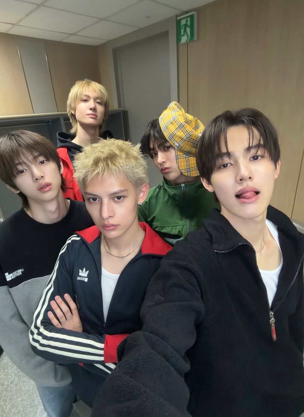 KPOP洗腦回歸曲大集合！LE SSERAFIM《BOOMPALA》音樂一下跟著跳，aespa檸檬汽水喝上癮！-7