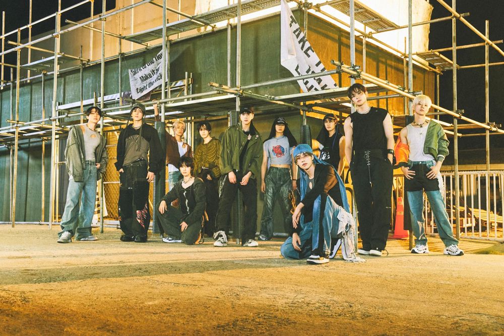盤點4組會踢「足網球」的KPOP男團！SEVENTEEN節目足網出鏡頻率超高，BTS自製綜藝回歸馬上開踢！-9