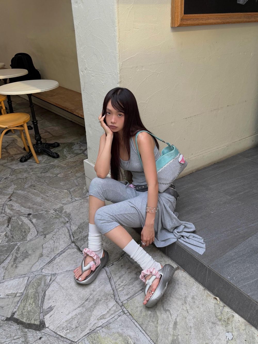 韓妞人腳一雙！五間必逛「厚底夾腳拖」品牌推薦！Jennie同款PAES、AKIII榮登韓國女生最愛！-3