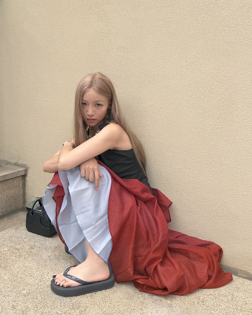 韓妞人腳一雙！五間必逛「厚底夾腳拖」品牌推薦！Jennie同款PAES、AKIII榮登韓國女生最愛！-11