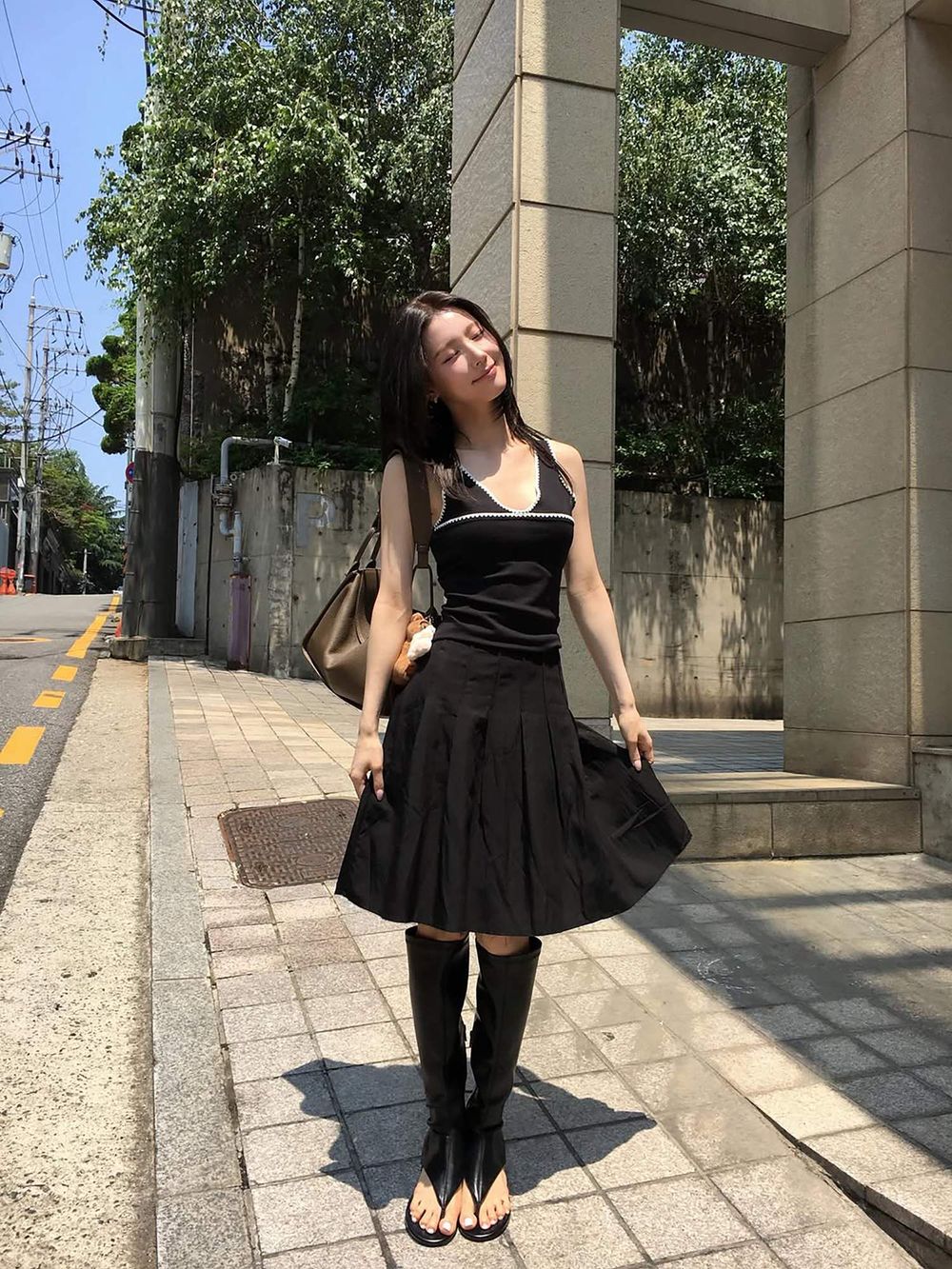 奶啵啵快衝！i-dle薇娟PEDRO同款「大容量美包」曝光！愛到特地發文、千元價超值得入手！-3