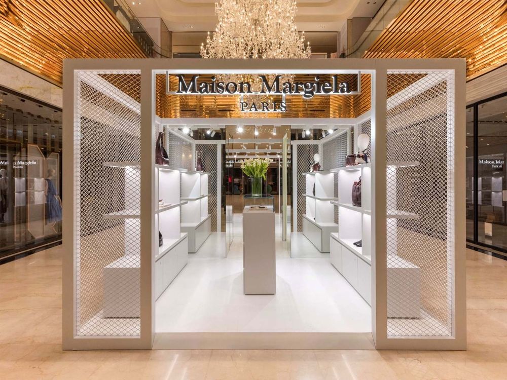 Lisa、《單身即地獄5》金高恩都愛穿的Maison Margiela首間概念店來了！首次入門必買分趾鞋！-4