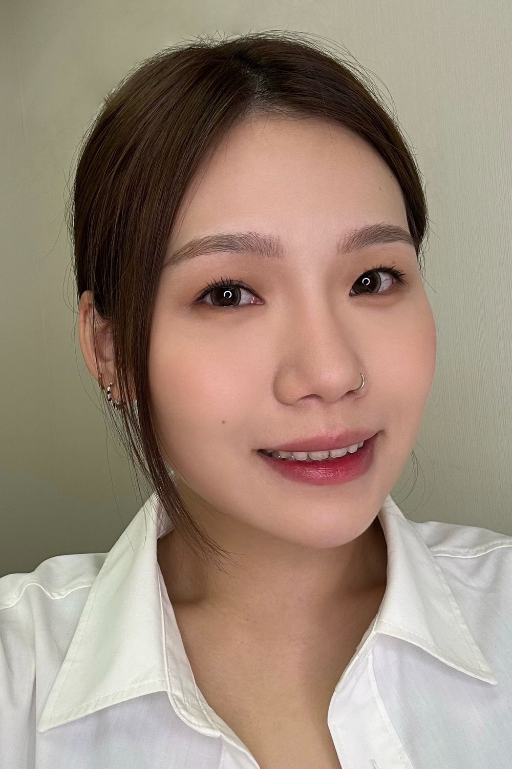 女團級深邃眼神必看！Benefit＆美若康強強聯手，眉眼結構化妝技巧搭配隱形眼鏡，輕鬆實現水汪汪立體眼神！-3