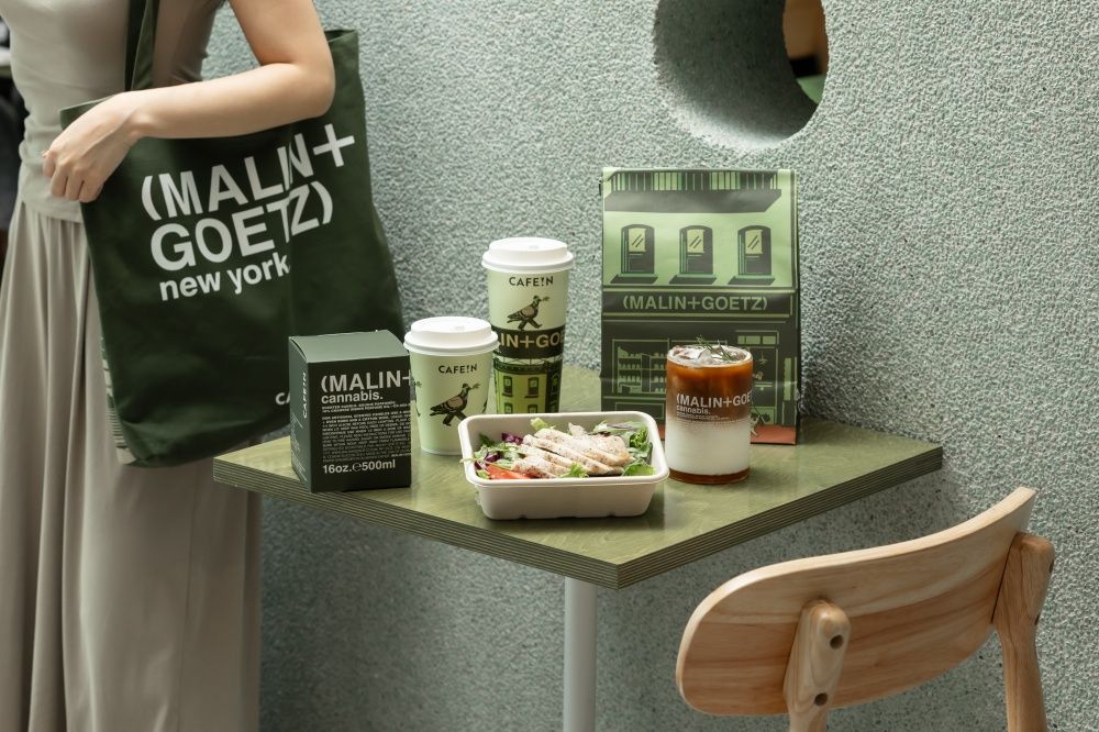 紐約最潮大麻香氛聯名來了！MALIN+GOETZ攜手CAFE!N打造限定咖啡店，托特包、即可拍、聯名飲品全都想收！-11