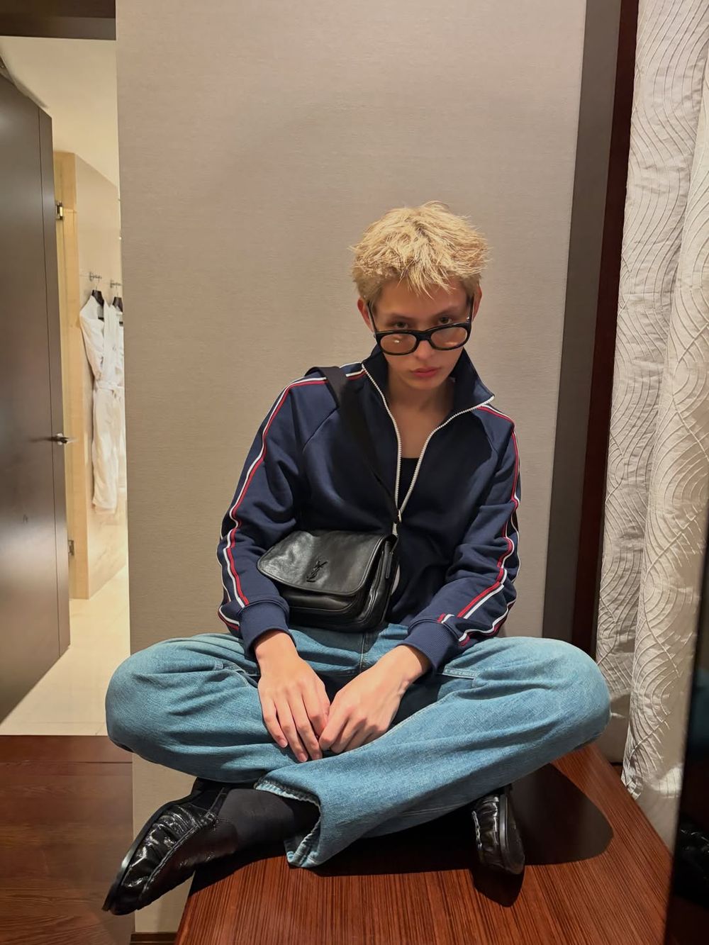 CORTIS全員出席巴黎男裝週！五人「預熱私服穿搭」先帥一波！兵分兩路攻佔YSL、DIOR！-5