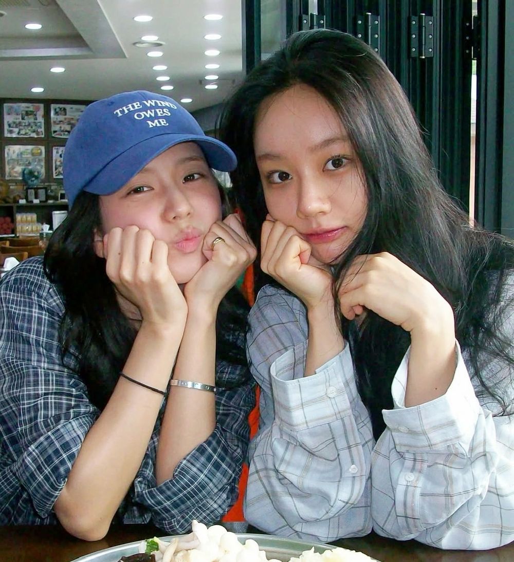Jisoo小公主姐妹聚會都去哪？IG狂曬超可愛惠利&鄭好娟閨蜜合照、同款咖啡廳找到了！-9