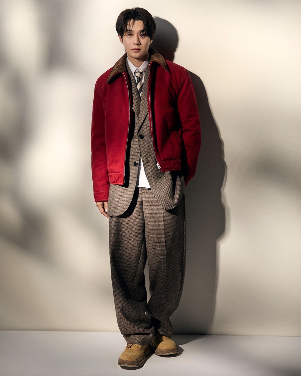 AMI巴黎大秀太有看頭！「崔宇植、Bright、ATEEZ鍾浩」三帥同場降臨！Ton仙氣美貌超搶鏡、整場都在看她！-6