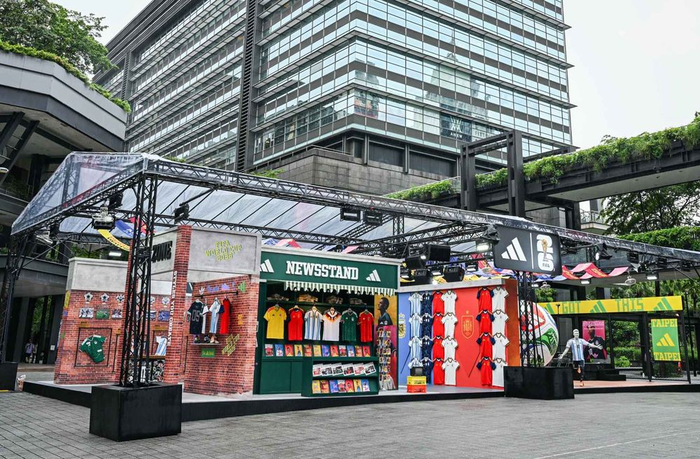 足球迷瘋掉！adidas「世界盃足球街區」空降信義區！各國代表隊球衣、巨型足球得衝拍照打卡！-13