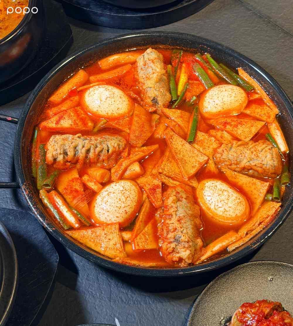 BTS V、許光漢都愛的「囕盈豚」來了！炭火燒烤肉香超濃、「老饕豬&霜降豬」五大必點部位一次看！-4
