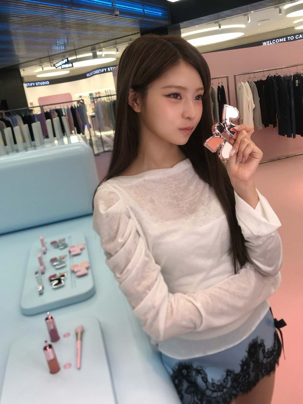 KiiiKiii Haum官宣RR Beauty首位品牌繆思！最潮逗號彩妝遇上甜酷小貓，同款「逗號唇油、腮紅盤」想全包！-4